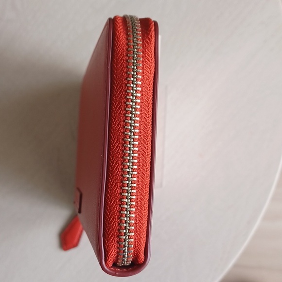 Vera Bradley Coral Red Faux Leather Accordian Style Zip Around Wallet - Picture 7 of 16